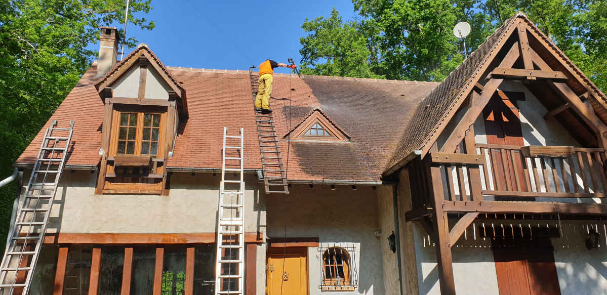 Démoussage de toiture